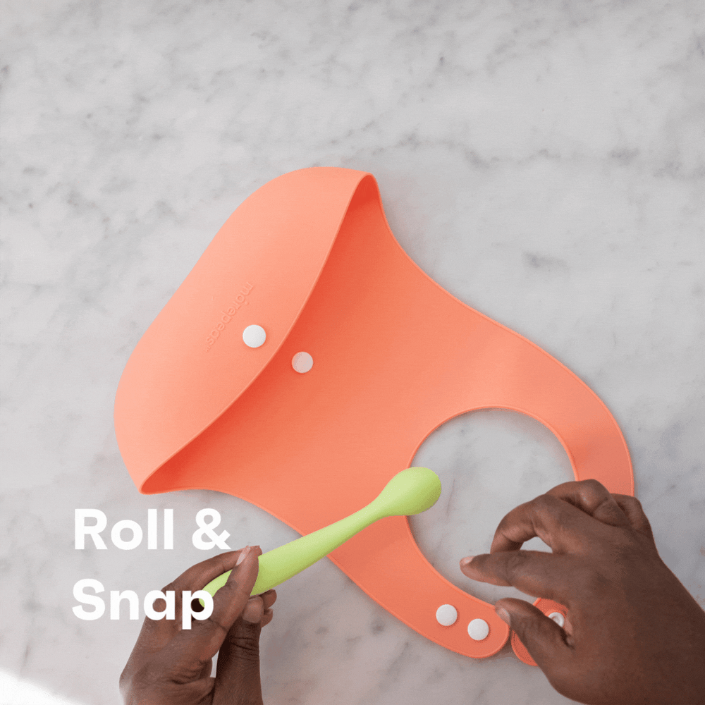 
                  
                    Load image into Gallery viewer, Roll &amp;amp; Snap Bib  morepeas   
                  
                