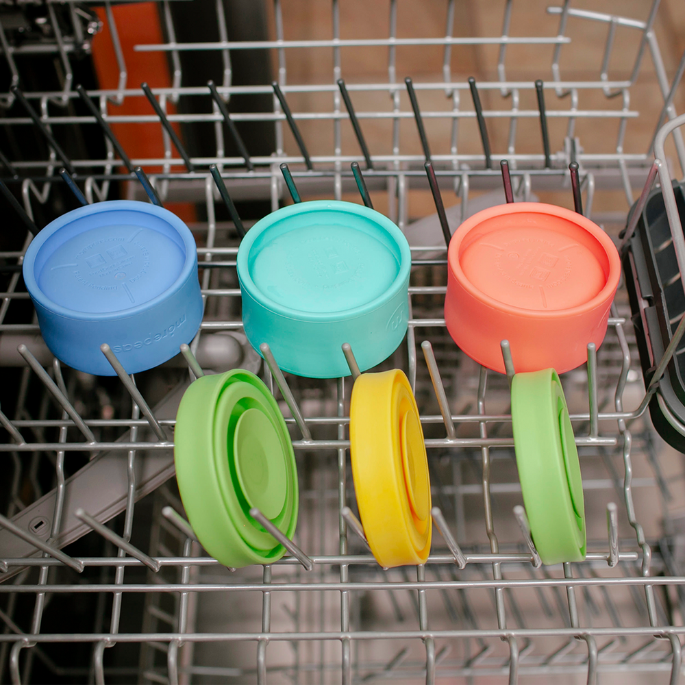 
                  
                    Load image into Gallery viewer, silicone suction bowls and lids in the dishwasher
                  
                